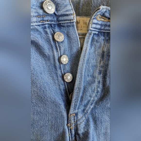 WE THE FREE Jeans, Straight, Distressed, Button Fly, Light Denim, Size 26 - Picture 6 of 8